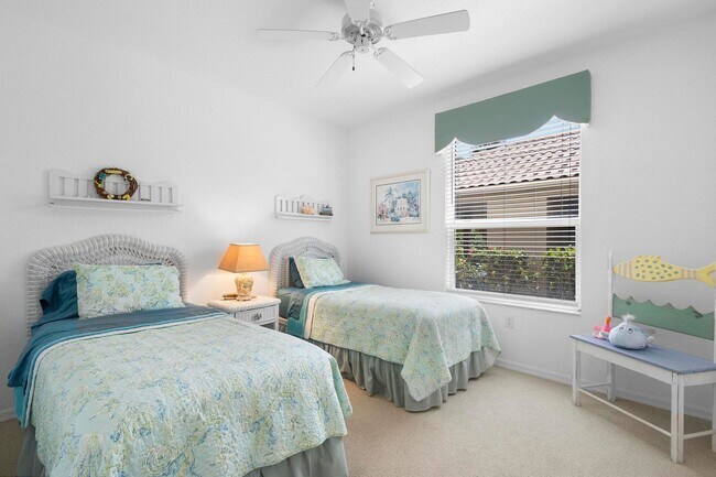 Building Photo - Beautiful Fully Furnished 3/2 Bouchelle Is...