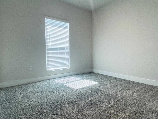 Building Photo - 9908 Starling Dr