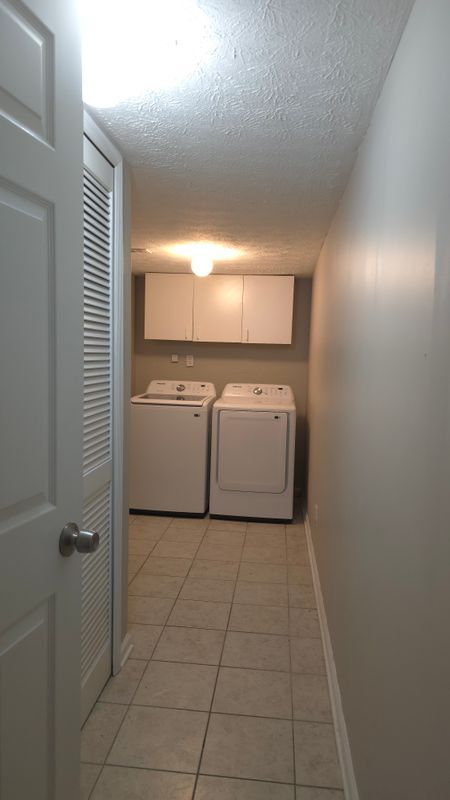 Building Photo - 10480 Summer Creek Dr