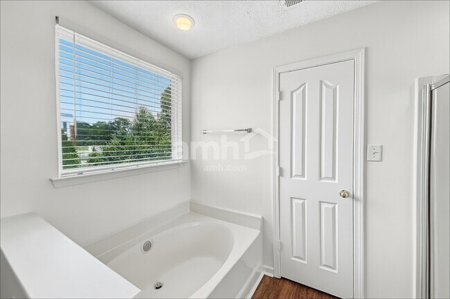 Building Photo - 14842 Jerpoint Abby Dr