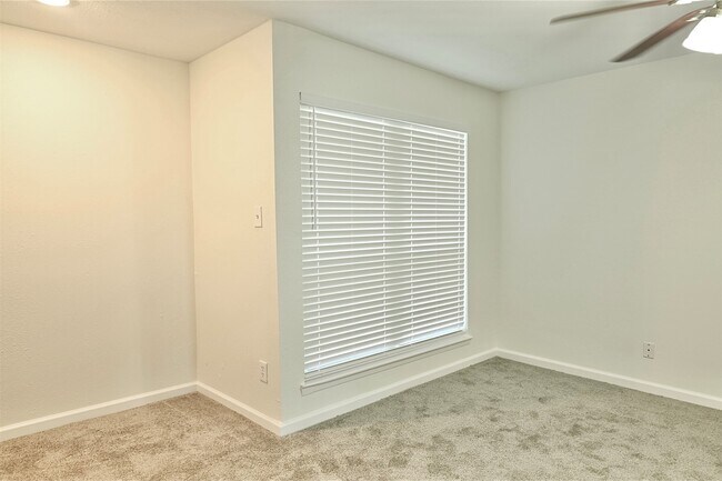 Building Photo - 7918 Prestwood Dr