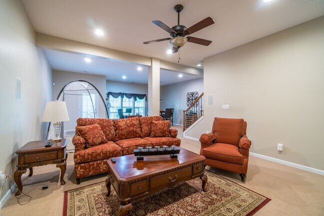 Building Photo - Luxury Golf Course Town Home with Master Suite on Main Level