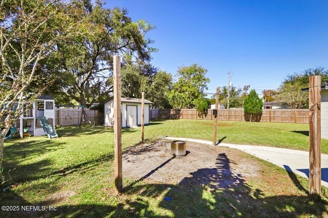 Building Photo - 3506 Claridge Rd E