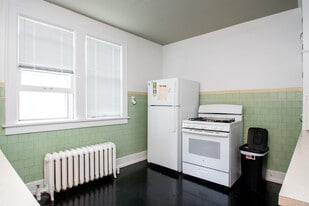 Building Photo - 1411 W Barker Ave