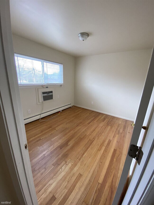 Building Photo - 17161 Denver St