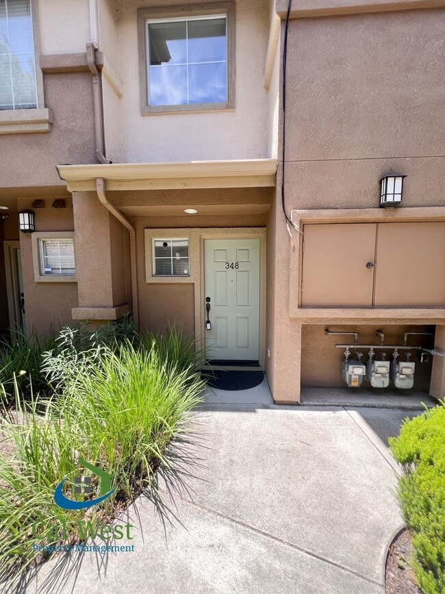 Building Photo - $3395 - 2BD/2BA Beautiful Palmia Condo Near Cottle Road & 85 Available Now!