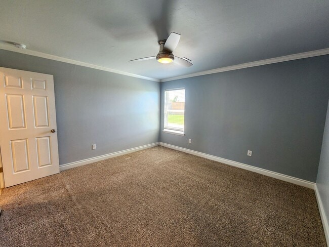 Building Photo - 3 bed, 2 bath home in Shawnee!