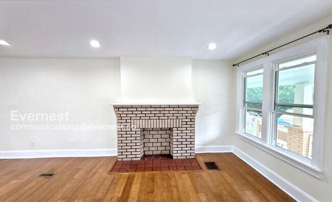 Building Photo - 783 Seymour Ave