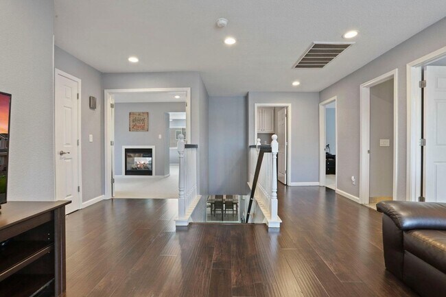Building Photo - 1342 Windsong Dr