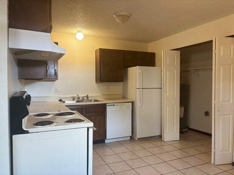 Building Photo - 114 Juniper Pl