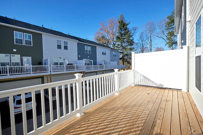 Building Photo - 13868 Randolph Pond Ln