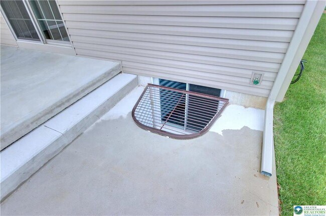 Building Photo - 1055 Decatur St