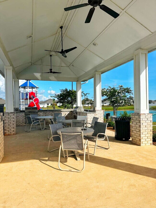 Building Photo - "Spacious 4-Bedroom Gem with 2.5 Baths in Panama City - Perfect Family Home with 1975 Sq Ft!"