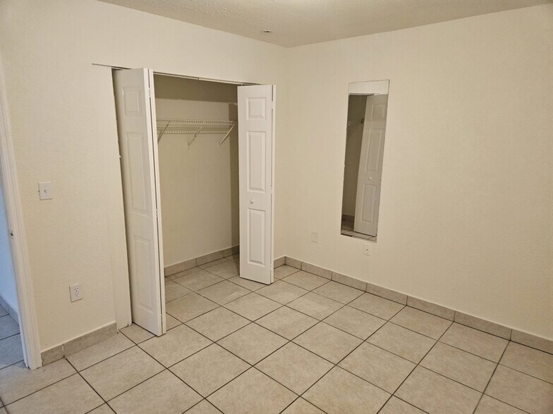 Building Photo - 3725 NW 13th Ave