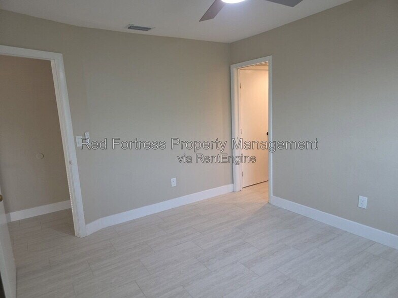 Building Photo - 3608 SW 7th Pl