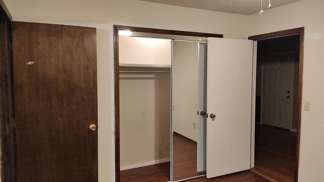 Building Photo - 2706 5th Ave