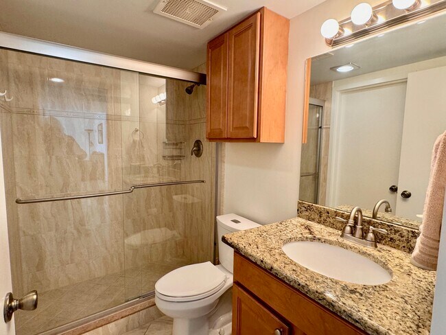 Building Photo - 5480 N Ocean Dr