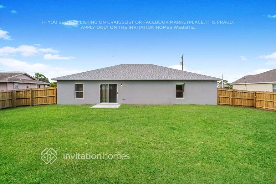 Building Photo - 1710 SW Buttercup Ave