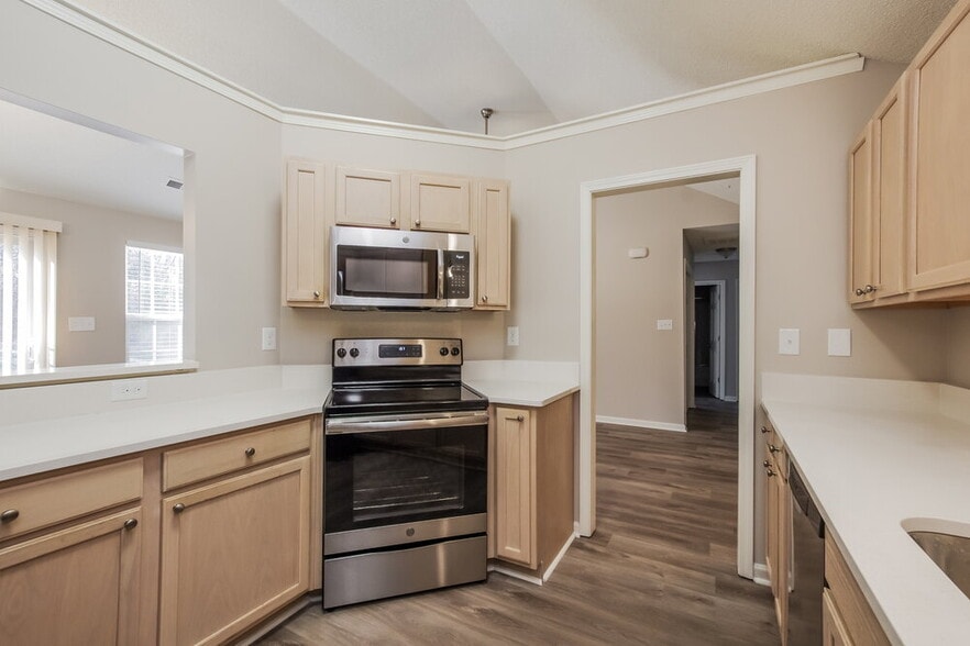 Building Photo - 7229 Kavan Hunter Dr