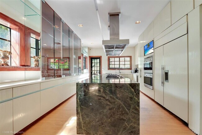 Building Photo - 1694 Granada Blvd
