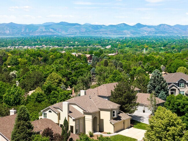 Building Photo - Luxury 6BD, 5BA Recently Remodeled Littlet...
