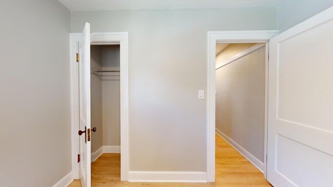 Building Photo - For August Move-In - West Blvd Area - 2 Bedroom Single Family Home