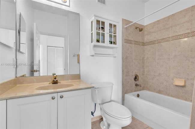 Building Photo - 2905 Crestwood Ter