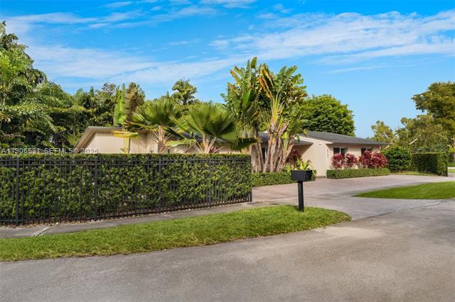 Building Photo - 6701 SW 49th Ter