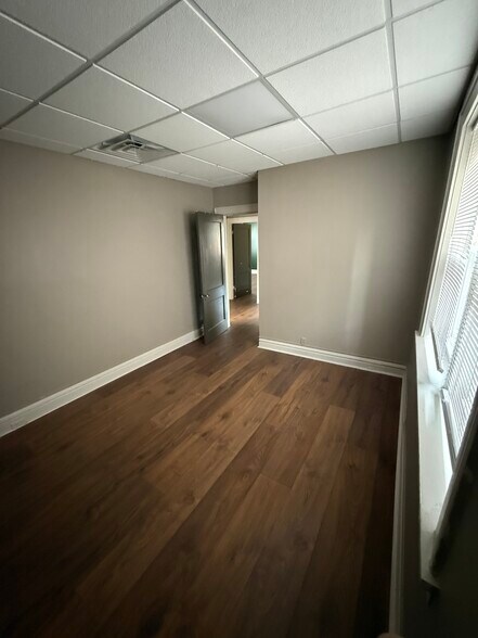 Building Photo - 5200 Devonshire Ave
