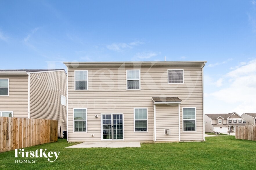 Building Photo - 5776 Bluff View Ln