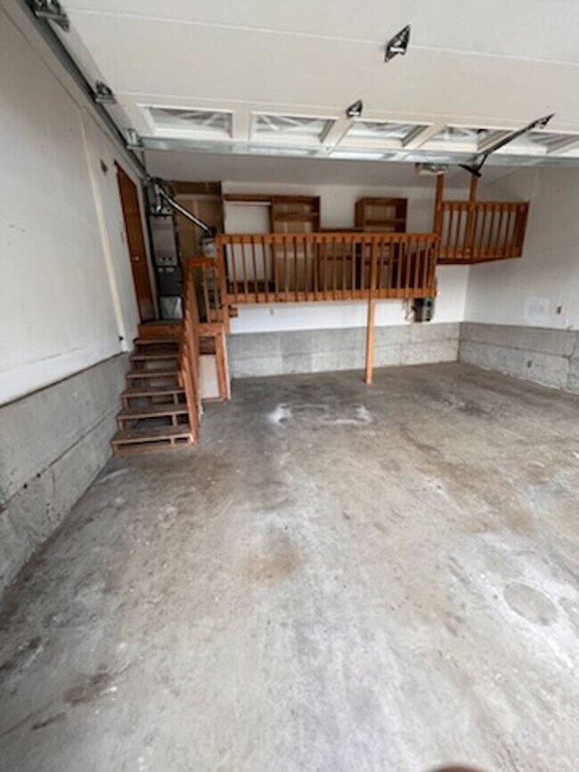 Building Photo - Lake Louise Gem