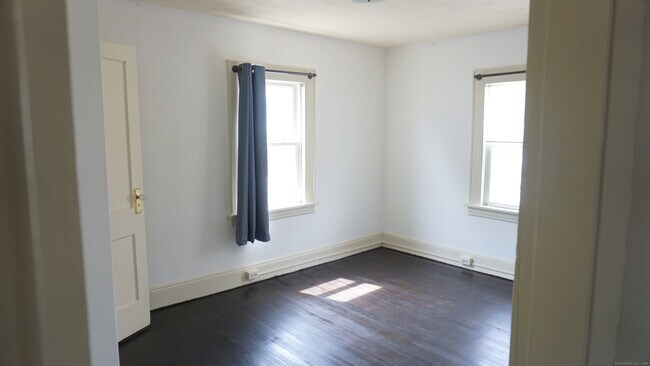 Building Photo - 314 Judson Pl