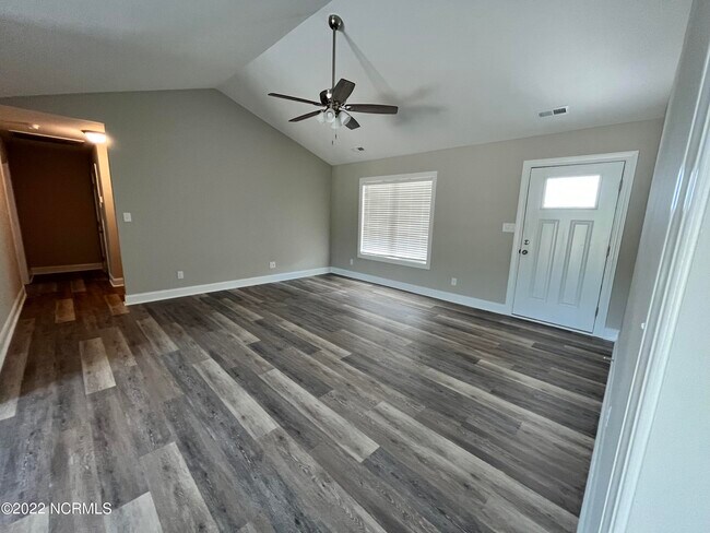 Building Photo - 462 Crump Farm Rd