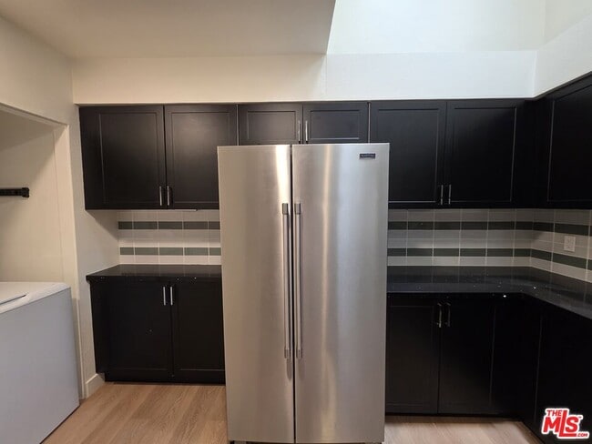 Building Photo - 1421 Greenfield Ave