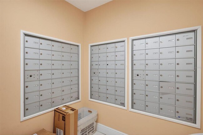 Building Photo - 1200 N Shore Dr NE