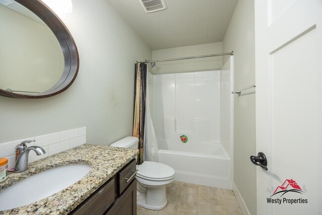 Building Photo - 20948 NE Wistful Vista Dr