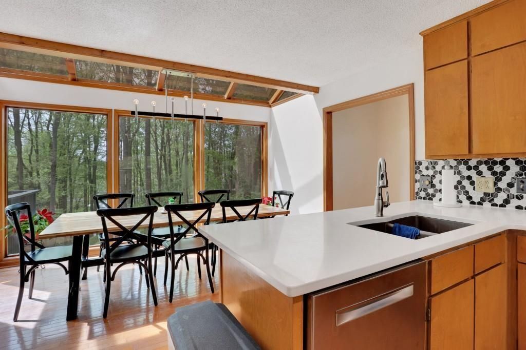 Building Photo - 6061 Blackberry Ln