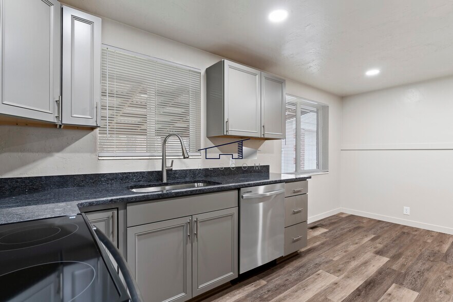 Building Photo - 138 Lynnwood Dr