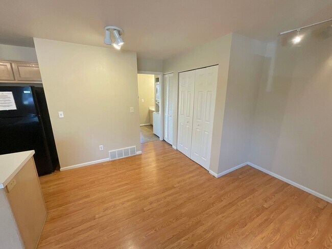 Building Photo - 1 Bedroom Townhome Available Near N Academy Blvd and Vickers Dr!