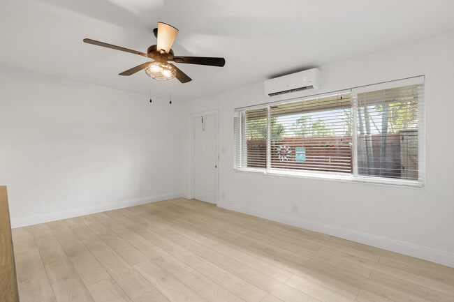 Building Photo - 1125 SW 15th Ave