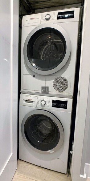 Building Photo - East 6th Street