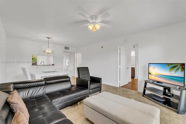 Building Photo - 12651 SW 16th Ct