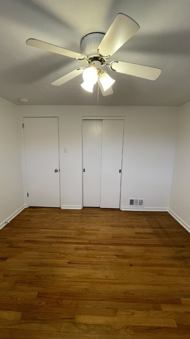 Building Photo - Charming 3 bed, 2 bath with finished basement!