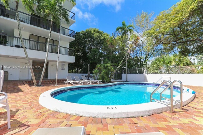 Building Photo - 9300 Bay Harbor Terrace