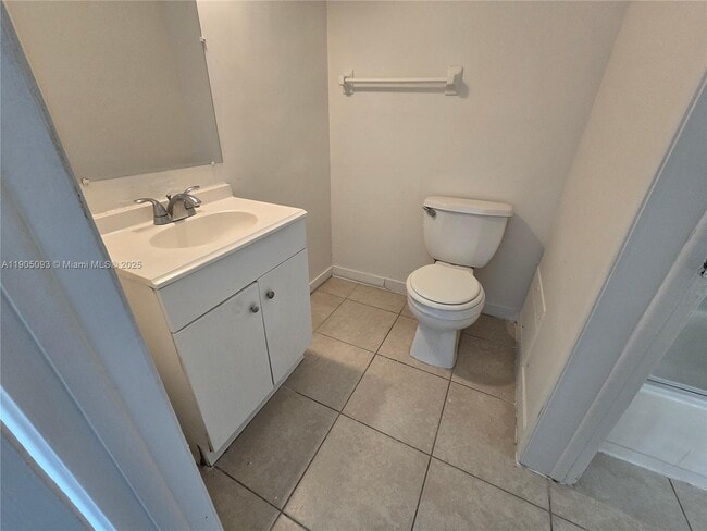 Building Photo - 1231 Seaview