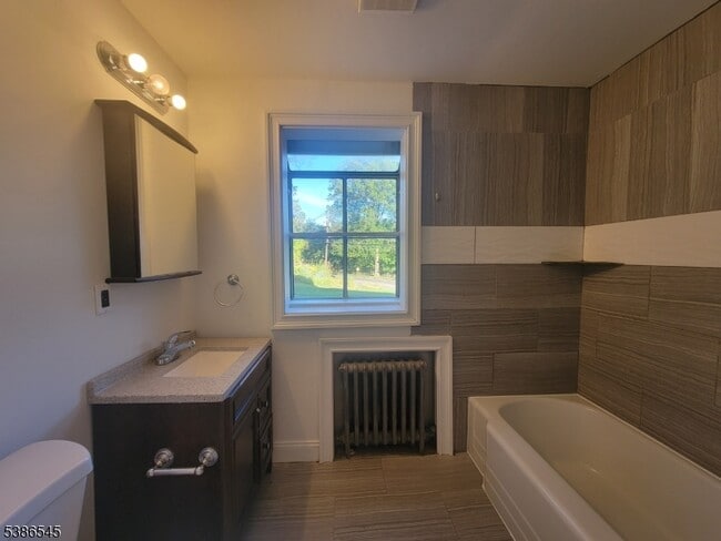 Building Photo - 59 Mendham Ave