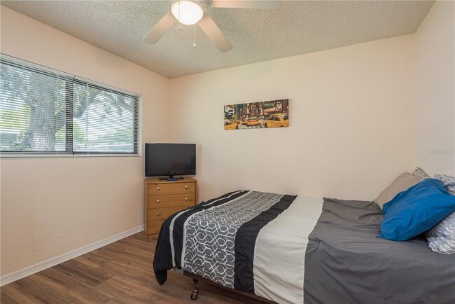 Building Photo - 2713 Countryside Blvd