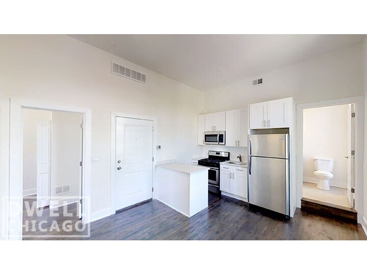 Building Photo - 2362 N Clybourn Ave