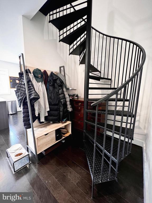 Building Photo - 1331 K St SE