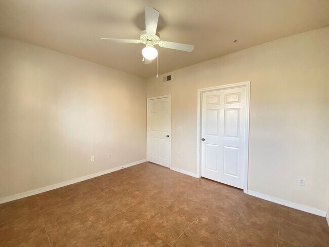Building Photo - 6025 Westgate Dr